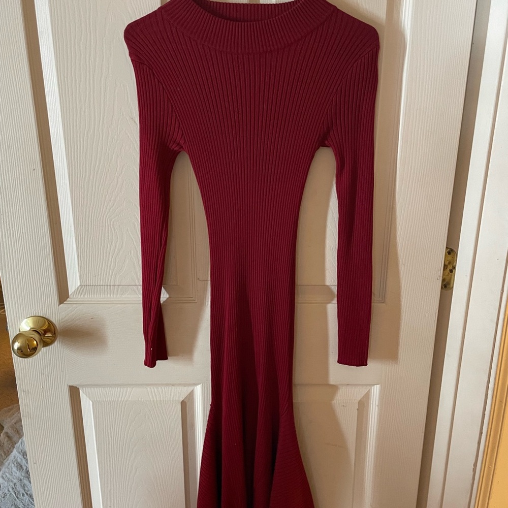 Elegant Long Sleeve Ribbed Dress in Deep Red